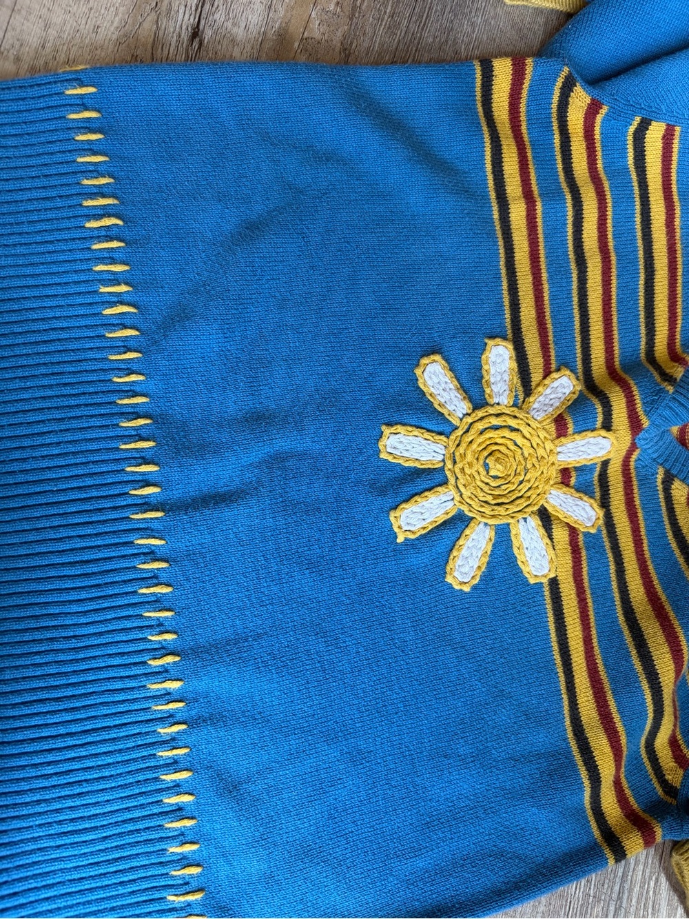 Back Beat Co Organic Cotton Sun V-Neck Sweater - Picture 14 of 14